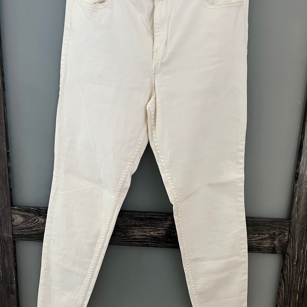 Hollister Cream High-Rise Crop Pants